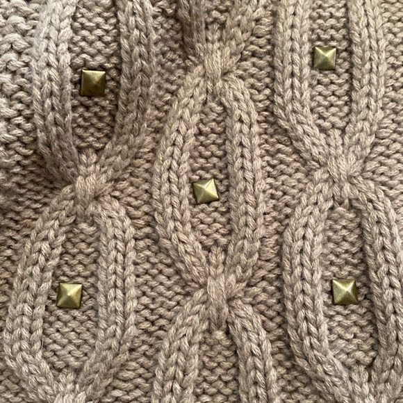 Steve Madden infinity scarf. Like new - Picture 2 of 4